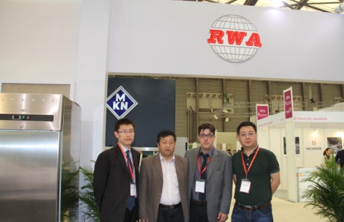 中國廚房設備網鄭總與Rightway Asia——RWA展會工程師、負責人